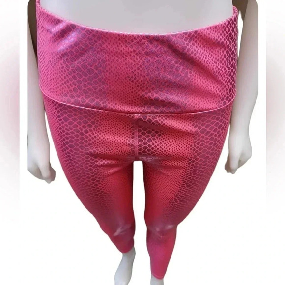 💥HOST PICK💥 ASOS  4505 Glossy Pink Snake Print Leggings Size 8 - Picture 4 of 9